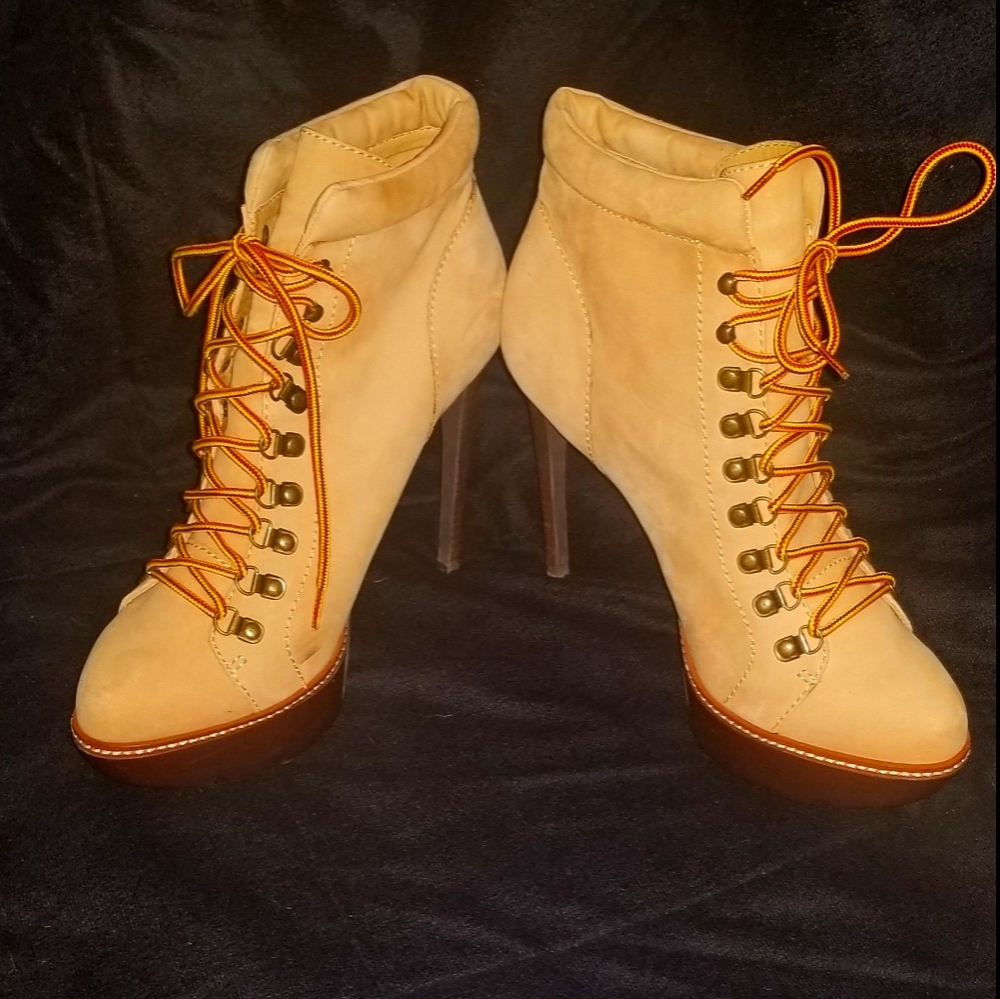 STEVE MADDEN ROCKSTAR BOOTIE